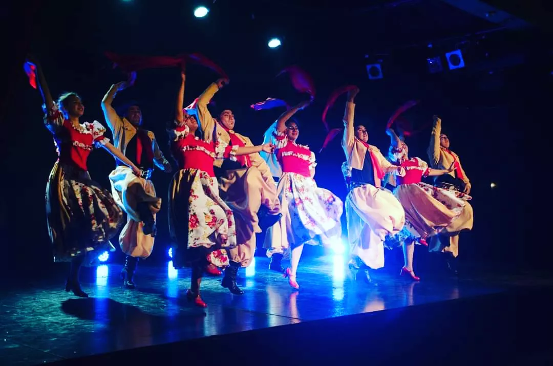 Ballet-Folklorico-de-la-Profesora-Marcela-Martell-filial-Cipolletti