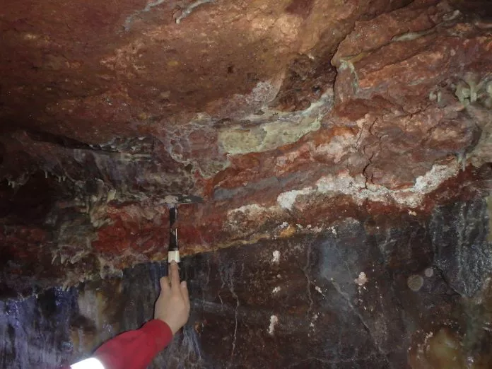 1-Geologos-UNCo-Campana-17-al-19-06-2022-696x522