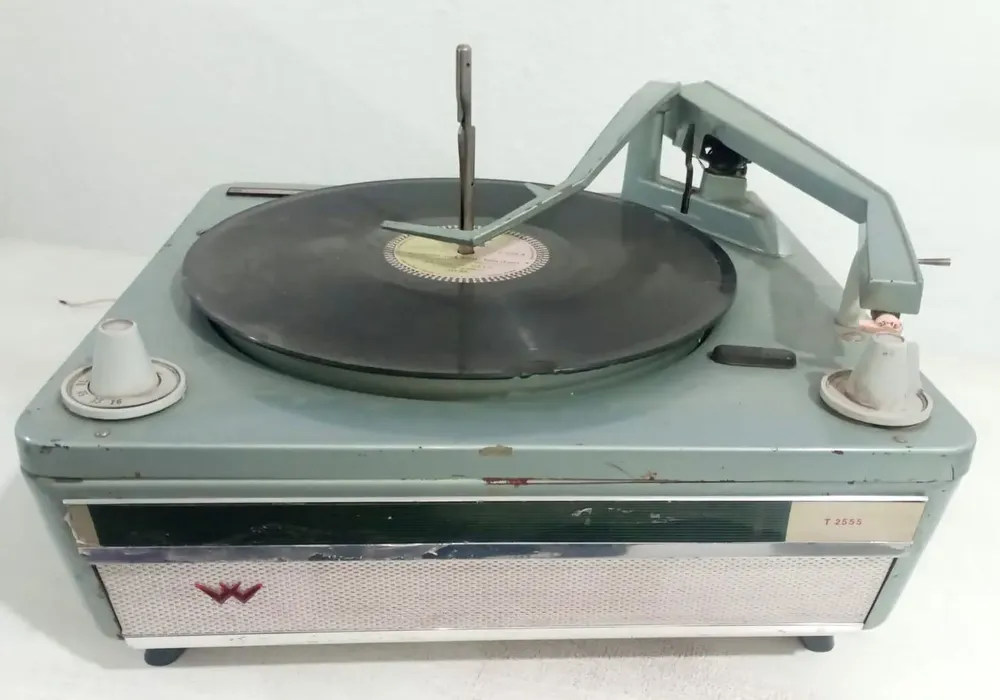 Presentan una muestra sobre la evolución del registro musical en la UNCO