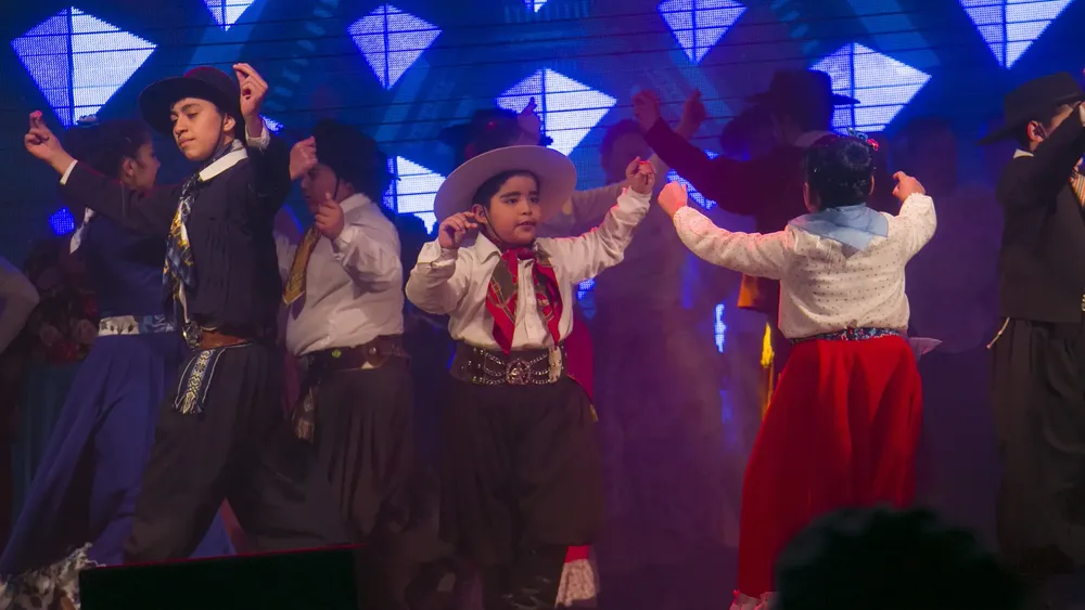 “Pequeños y grandes artistas”