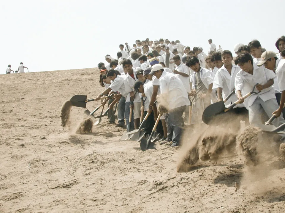 exhibición CUANDO LA FE MUEVE MONTAÑAS (2002), DOS DÉCADAS DESPUES