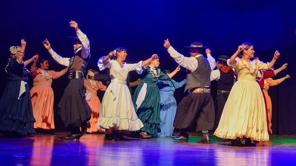 Escuela Folklore Cipolletti