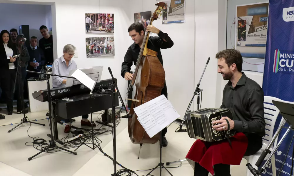 ORQUESTA-DE-LA-ESCUELA-PROVINCIAL-DEL-TANGO