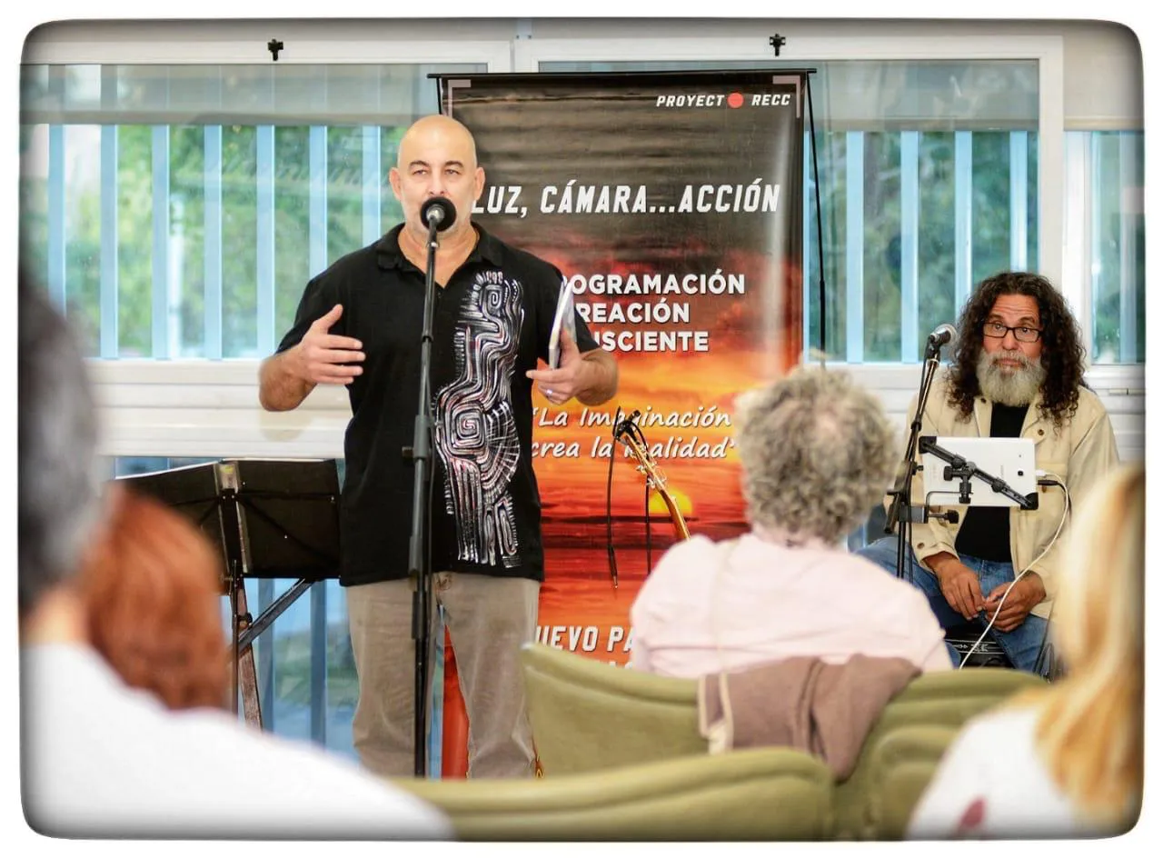 Tanno Recchioni en Café Bless