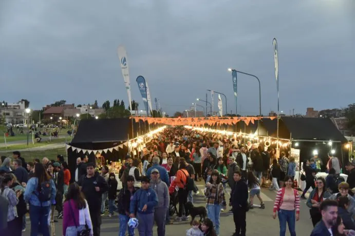 Feria-Neuquen-emprende-691x460 (1)