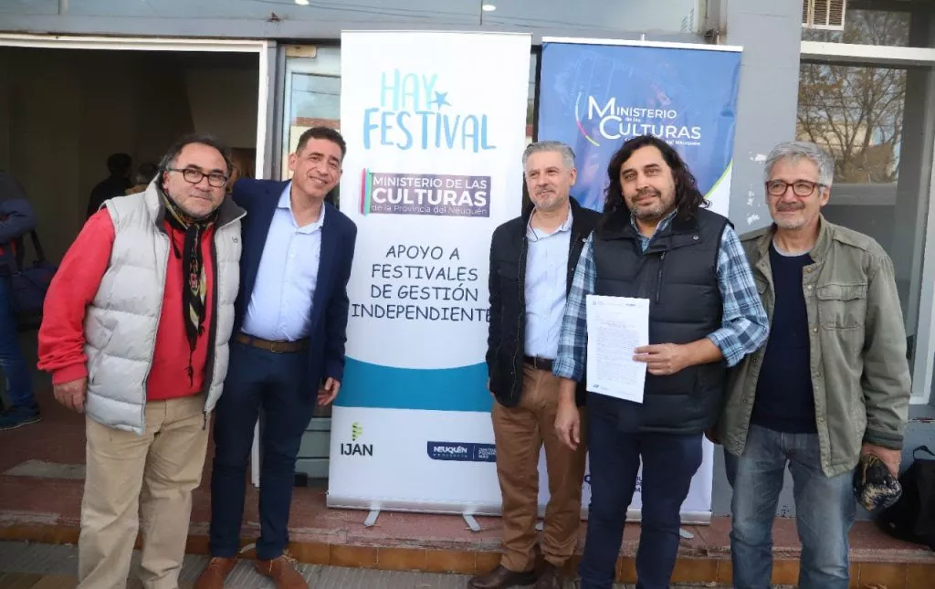 Se firmó el convenio de “Hay Festival” con Artistas Unidos de Centenario