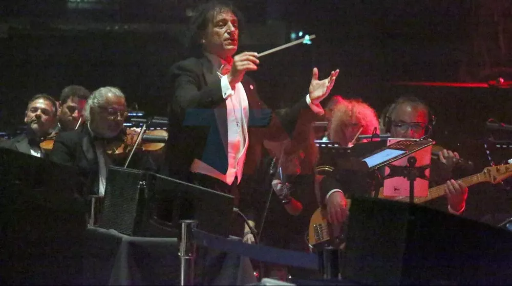 ANGEL MAHLER