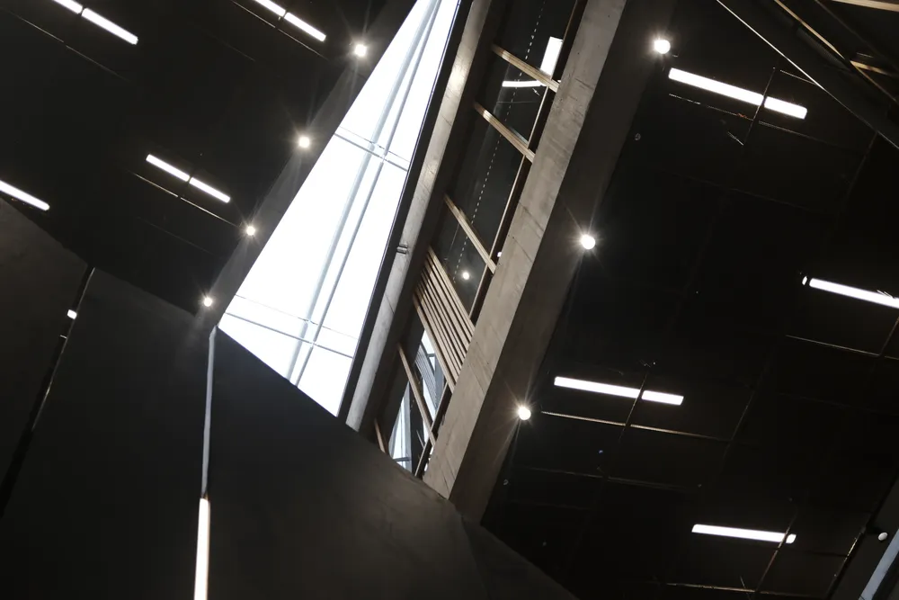 dentro-del-edificio-del-centro-de-negocios