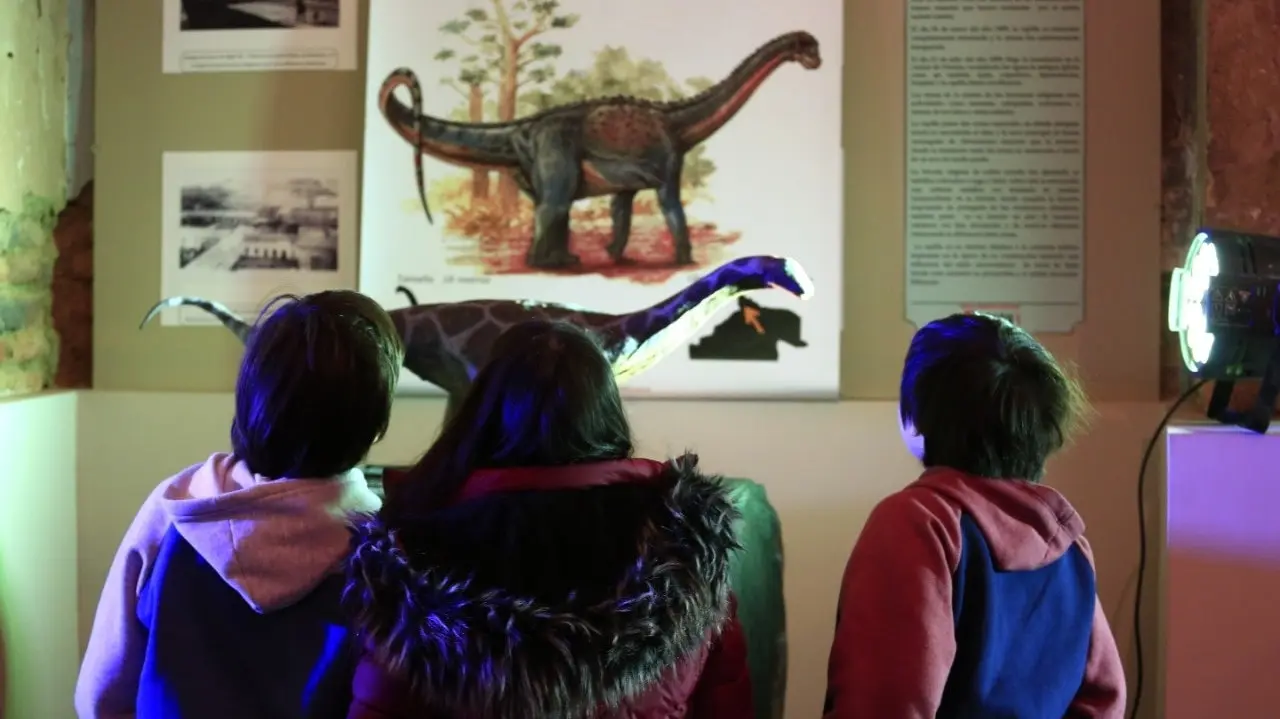 muestra “Dinosaurios y otras bestias prehistóricas” en Cipolletti